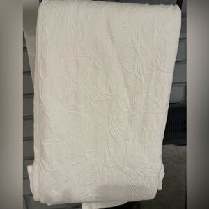 POPPY Textured shower curtain